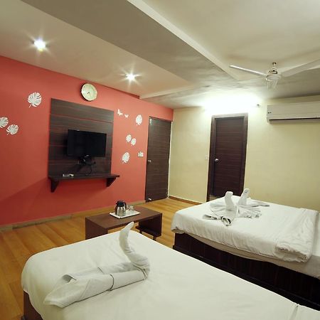 Hotel Avion Inn Ahmedabad Buitenkant foto