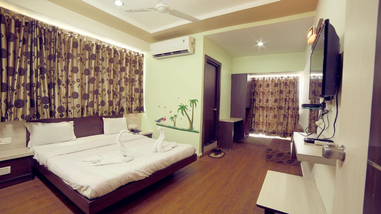 Hotel Avion Inn Ahmedabad Buitenkant foto