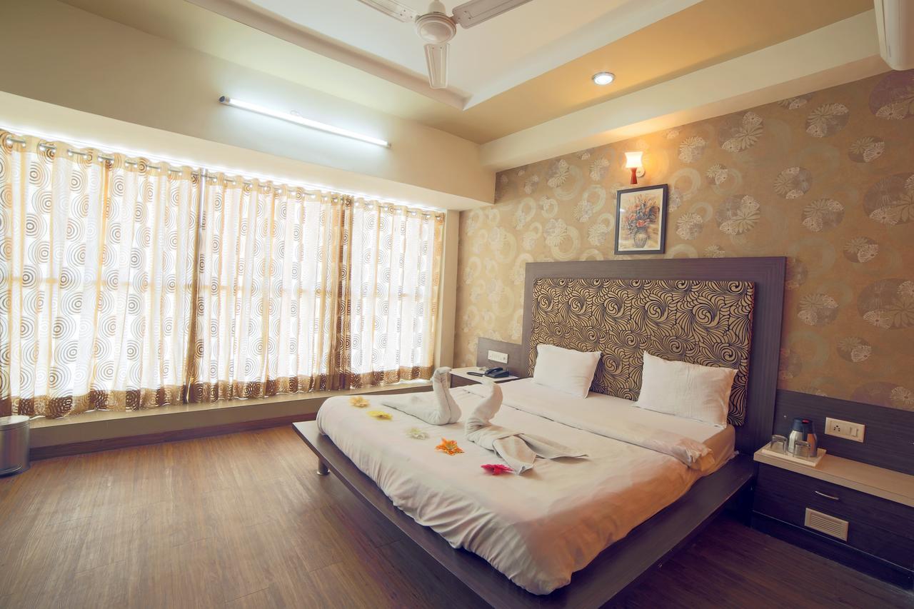 Hotel Avion Inn Ahmedabad Buitenkant foto